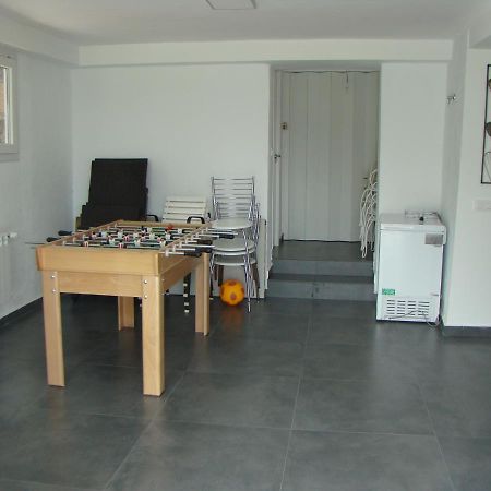 Chalet Con Piscina Y Bbq Para 10 Personas Сан-Мартін-де-Вальдейґлесьяс Екстер'єр фото
