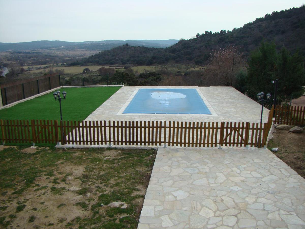 Chalet Con Piscina Y Bbq Para 10 Personas Сан-Мартін-де-Вальдейґлесьяс Екстер'єр фото
