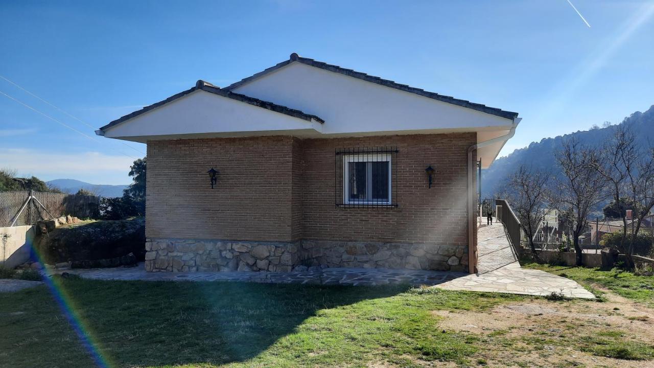 Chalet Con Piscina Y Bbq Para 10 Personas Сан-Мартін-де-Вальдейґлесьяс Екстер'єр фото