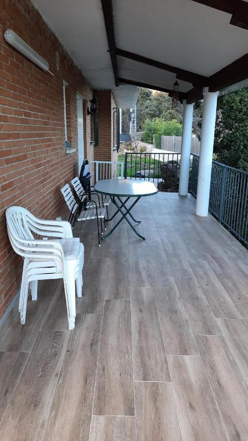 Chalet Con Piscina Y Bbq Para 10 Personas Сан-Мартін-де-Вальдейґлесьяс Екстер'єр фото